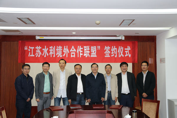 1509522773575636.jpg 合影.jpg